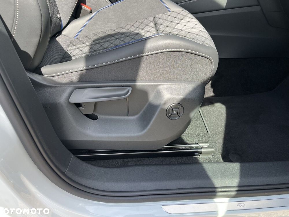 Volkswagen Tiguan - 32