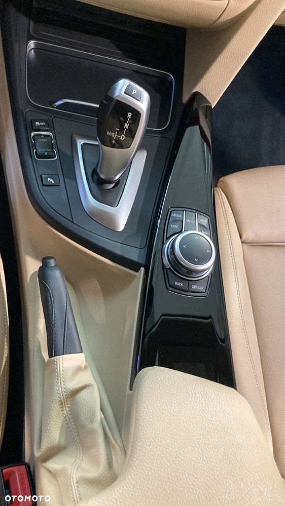BMW Seria 3 318i Sport Line Shadow - 9