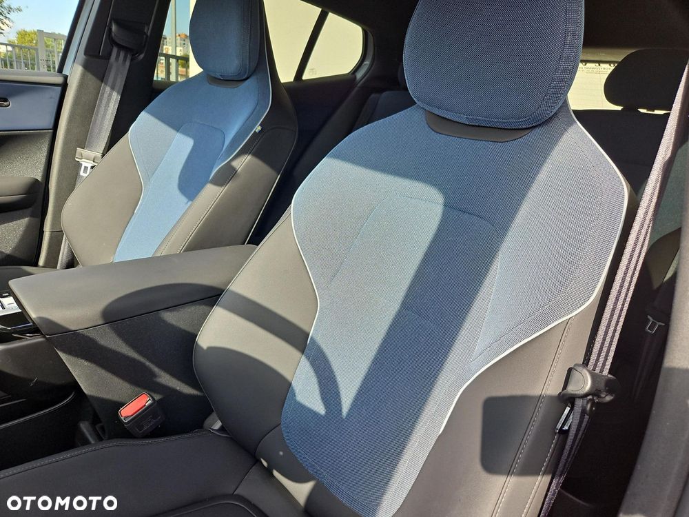 Volvo EX30 69kWh Single Motor Long Range Core - 23