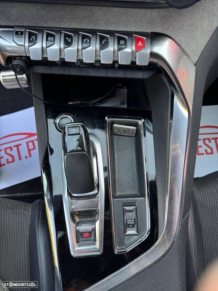 Peugeot 3008 1.6 Hybrid GT Pack e-EAT8 - 26