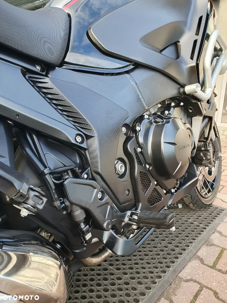 Honda VFR - 21