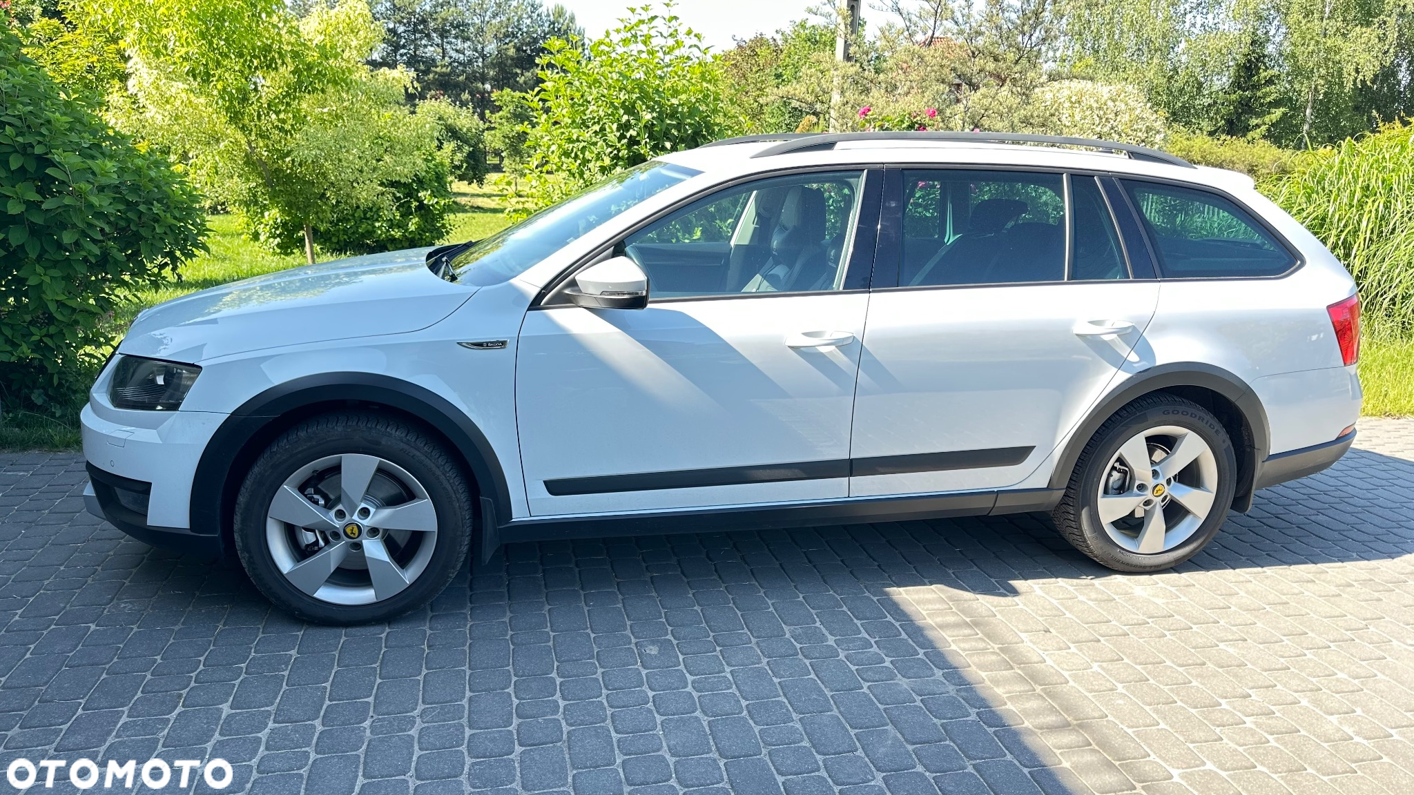 Skoda Octavia Scout 2.0 TDI 4x4 DSG - 6