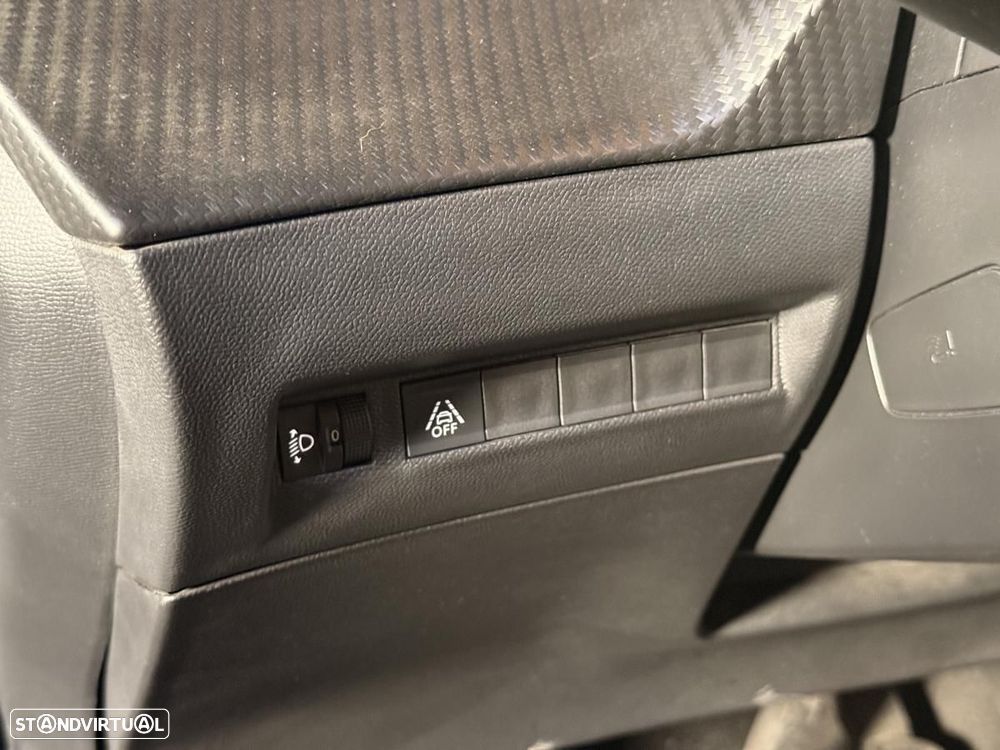 Peugeot e-2008 50 kWh Active Pack - 40