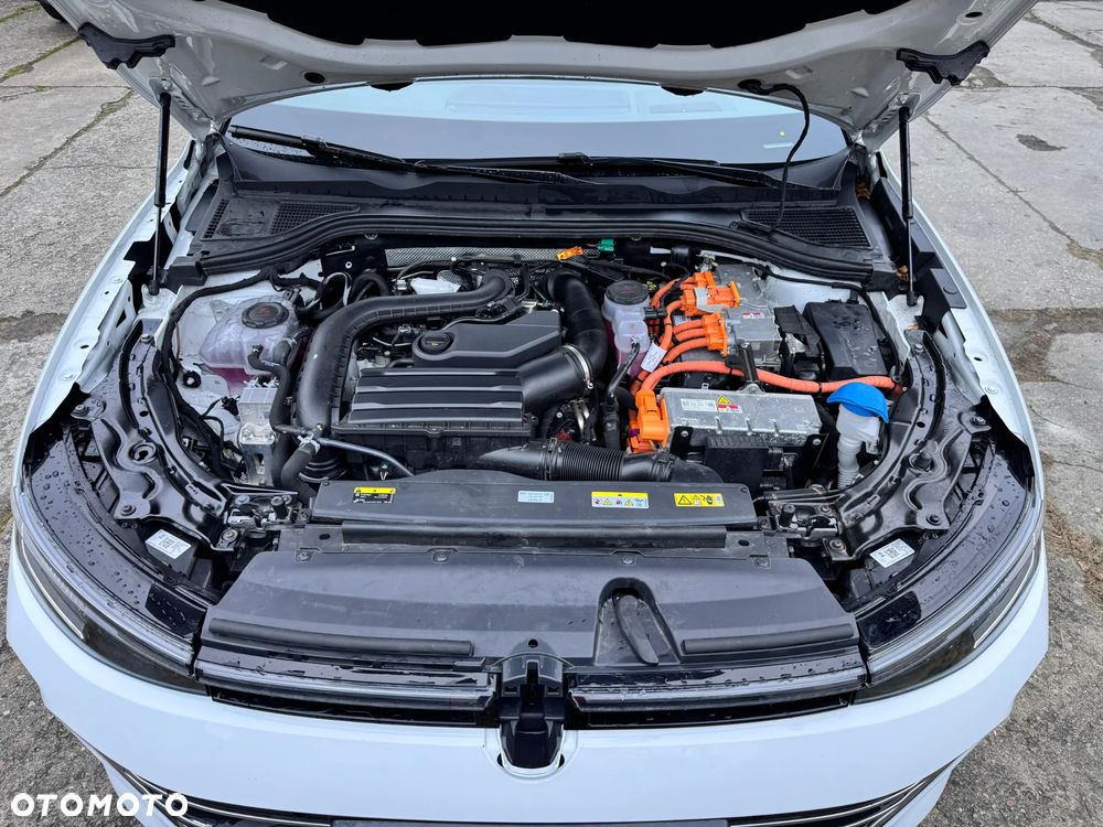 Volkswagen Passat - 20