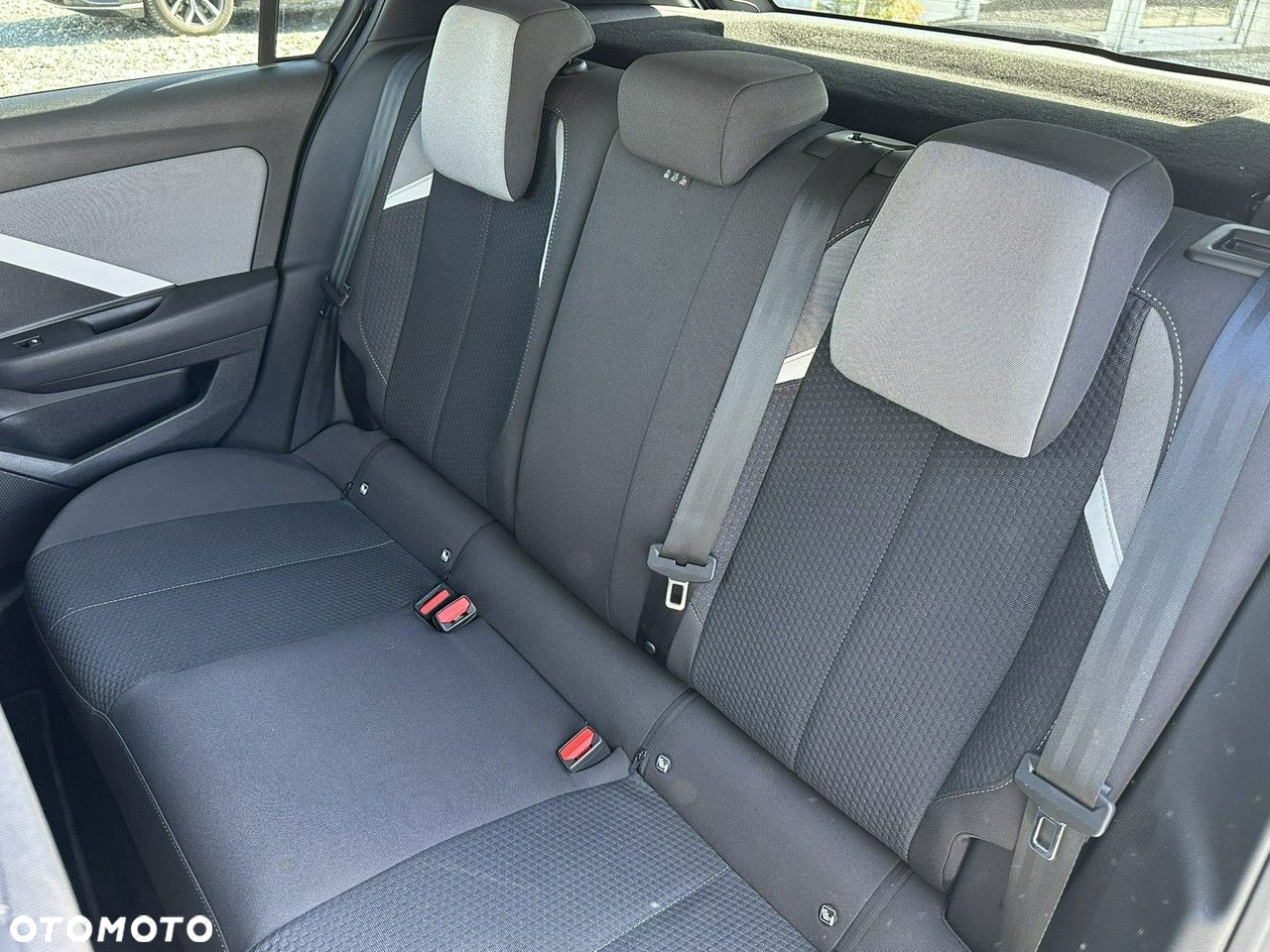Opel Astra 1.2 Turbo Automatik Business Elegance - 25