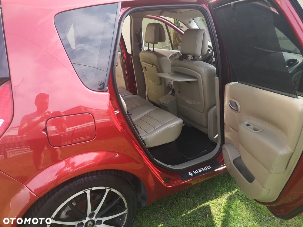Renault Scenic 1.5 dCi Confort Privilege - 1