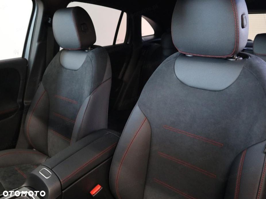 Mercedes-Benz GLA 200 AMG Line - 9