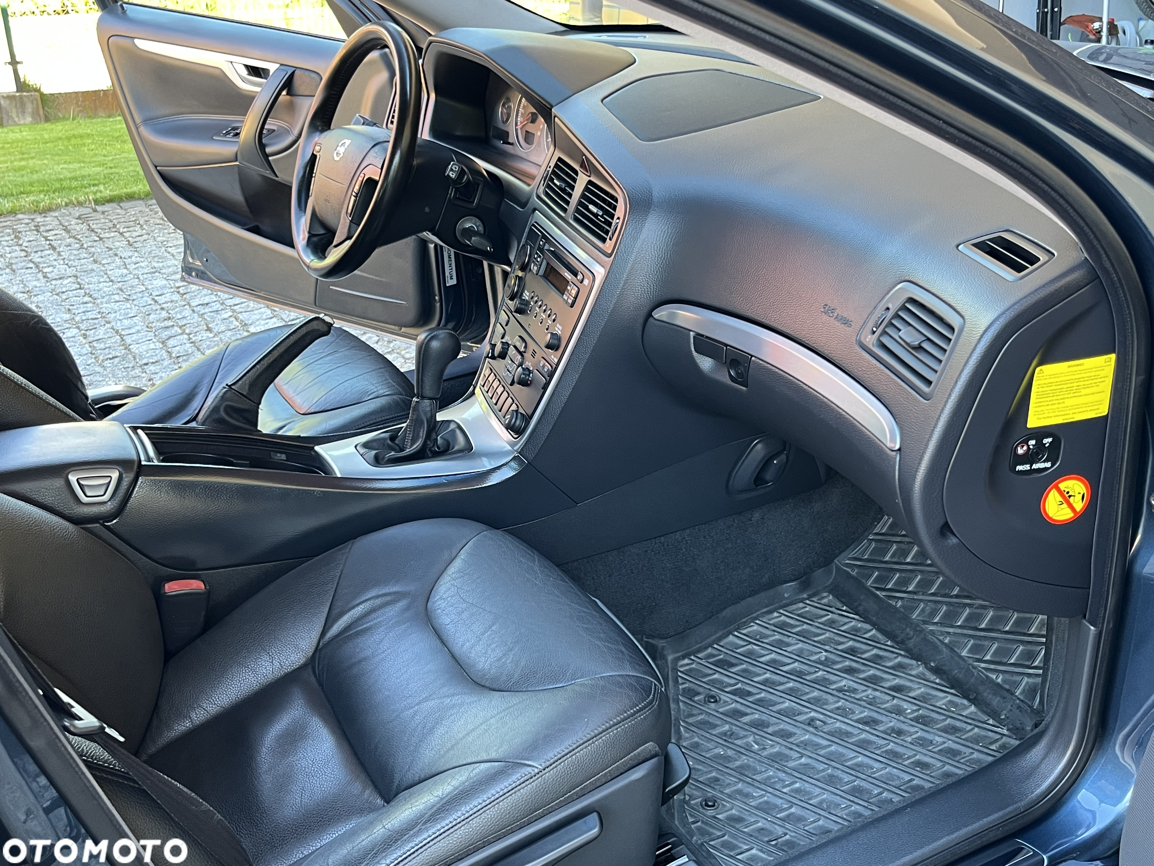 Volvo V70 2.4 D Momentum - 15