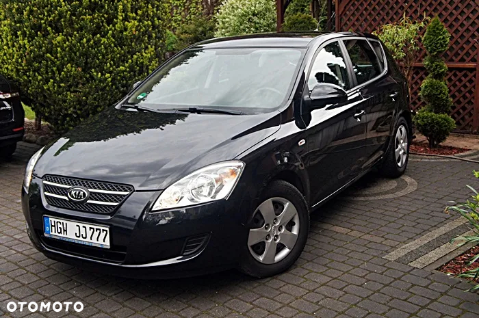 Kia Ceed - 10
