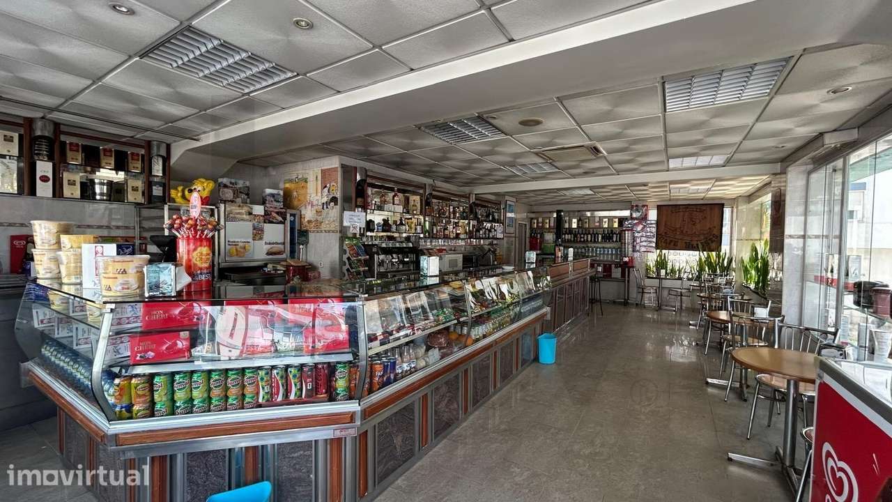 Loja / Restaurante para Arrendamento em Odivelas – Excelente Visibilid - Grande imagem: 3/13