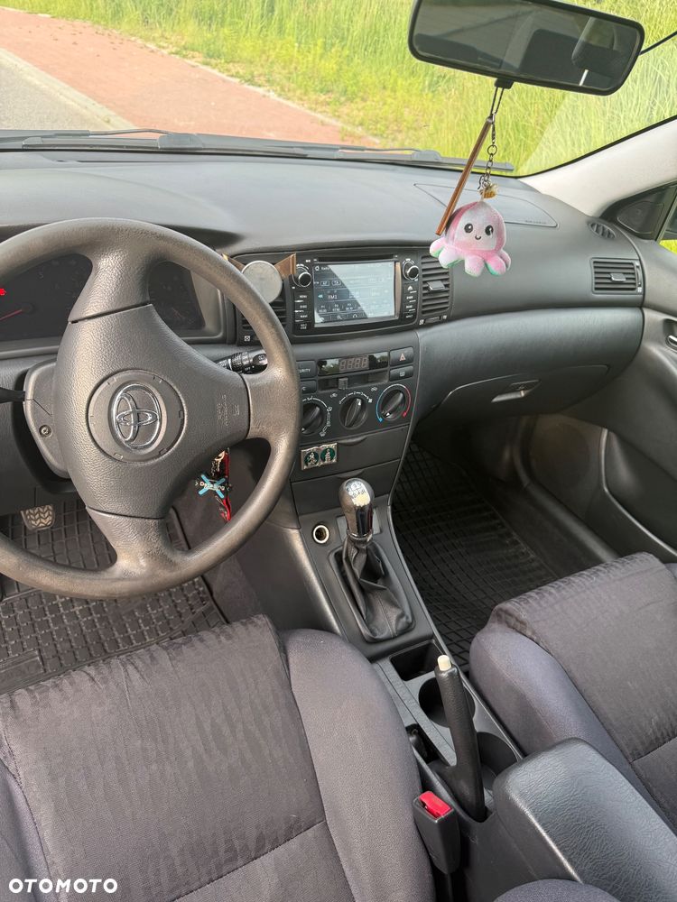 Toyota Corolla - 10