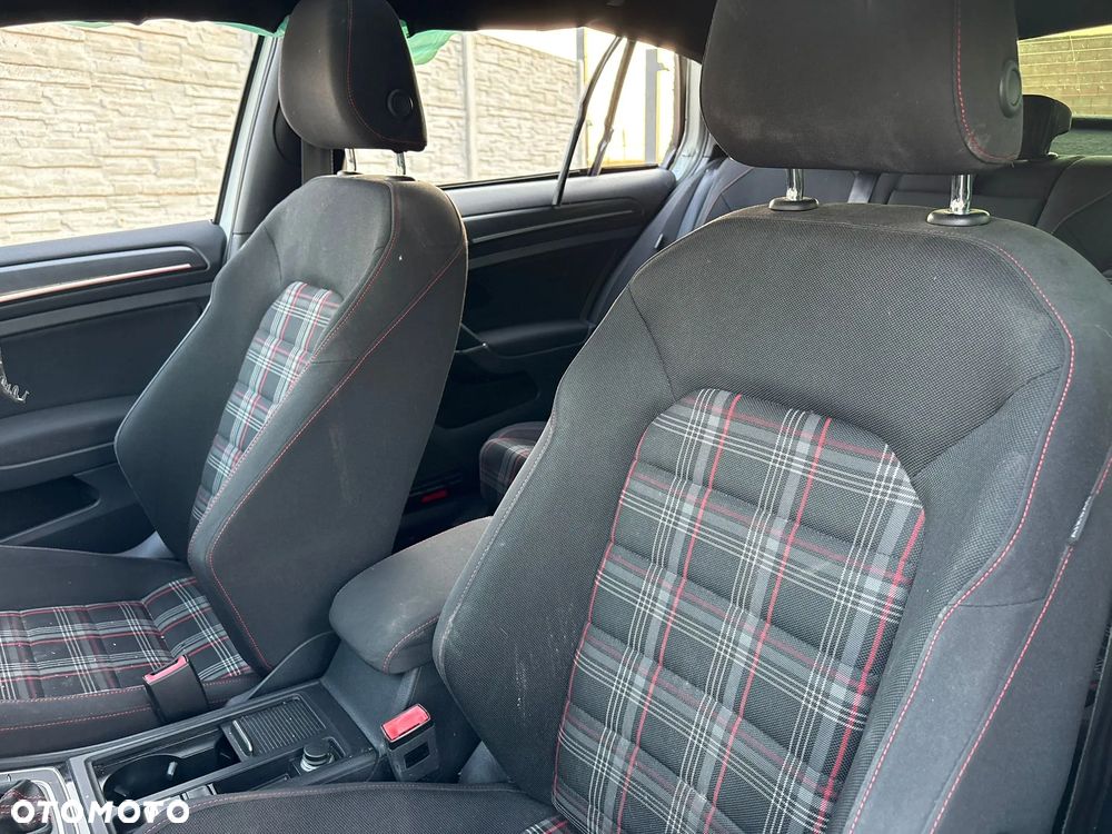 Volkswagen Golf GTI (BlueMotion Technology) DSG - 10