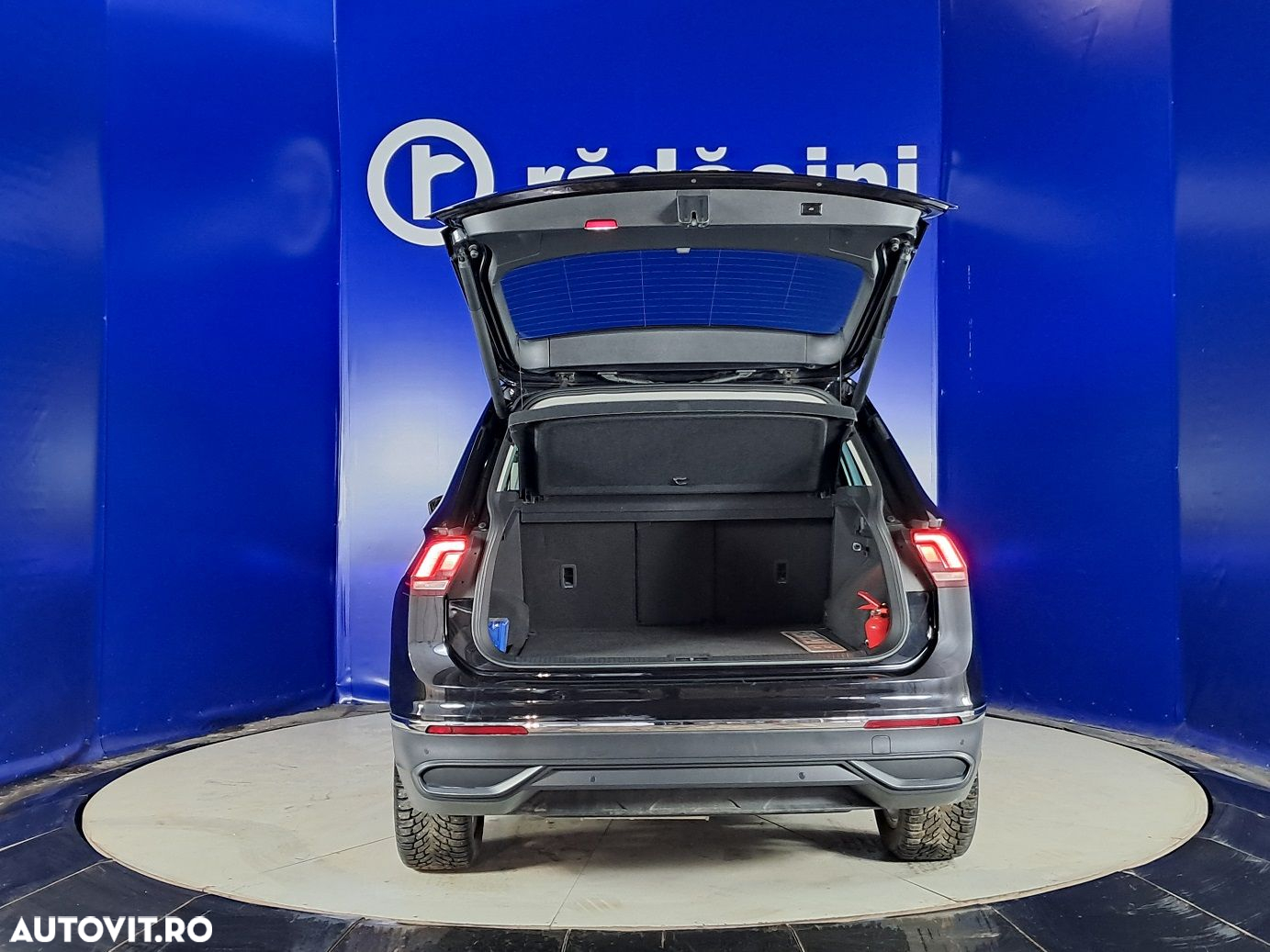 Volkswagen Tiguan - 19