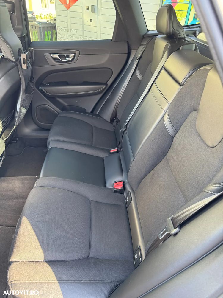Volvo XC 60 D4 Momentum Pro - 22