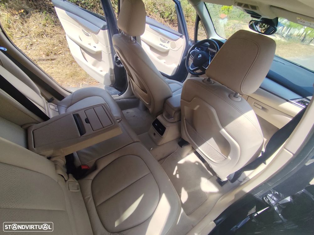 BMW 218 Active Tourer d Line Luxury - 23