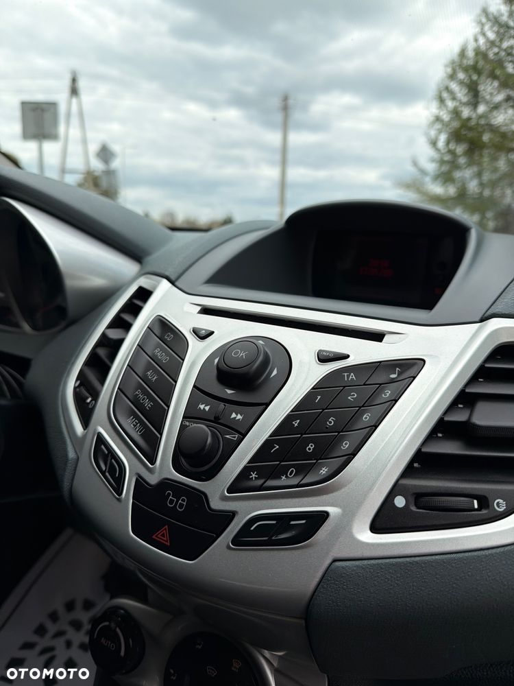 Ford Fiesta 1.6 Ti-VCT Titanium - 35