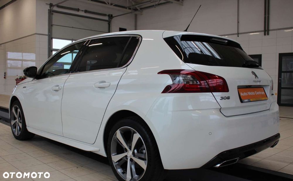 Peugeot 308 - 8