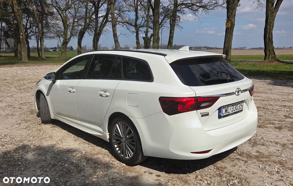 Toyota Avensis 1.8 Comfort - 4