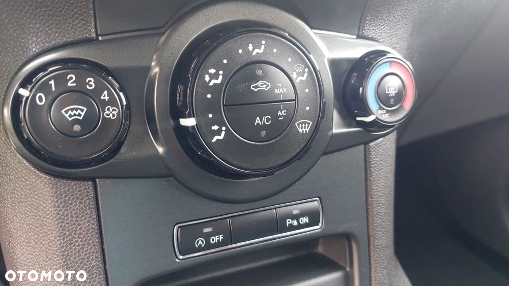 Ford Fiesta - 24