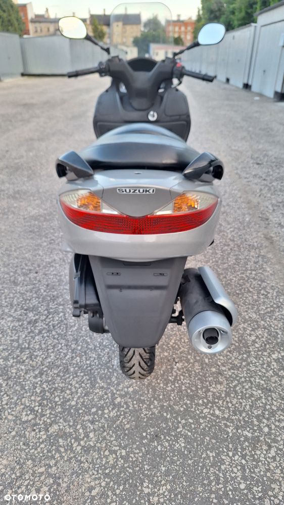 Suzuki Burgman - 10