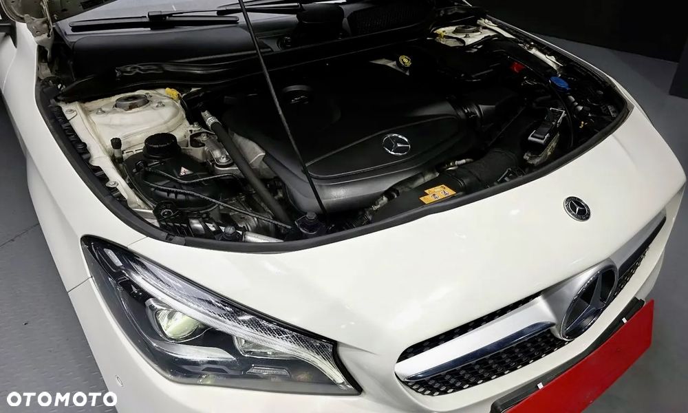 Mercedes-Benz CLA 220 4Matic 7G-DCT AMG Line - 16