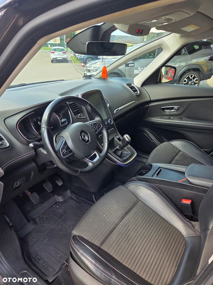 Renault Grand Scenic - 10