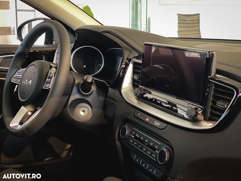 Kia XCeed 1.6 T-GDI 7DCT Style - 18