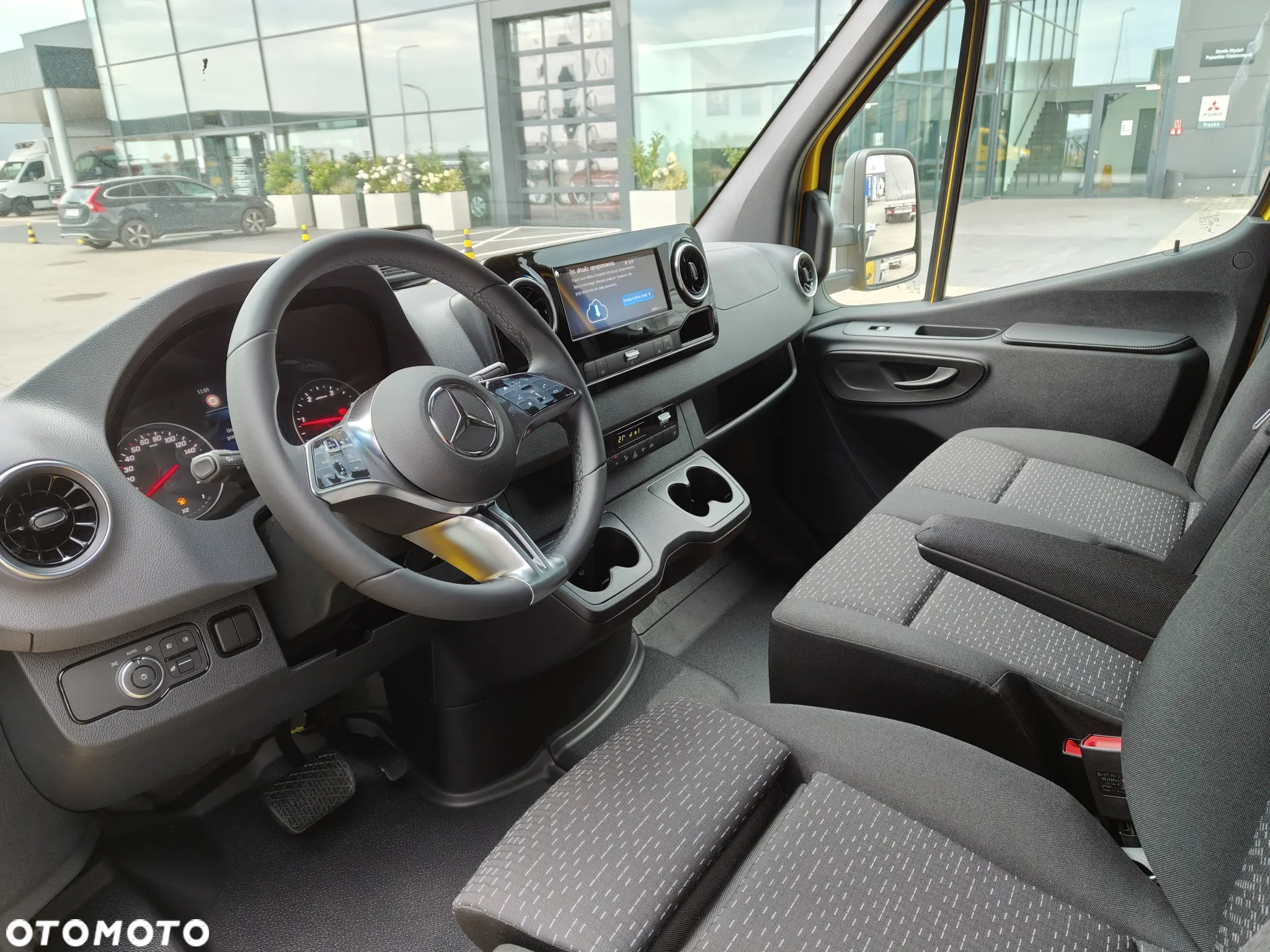 Mercedes-Benz Sprinter - 14
