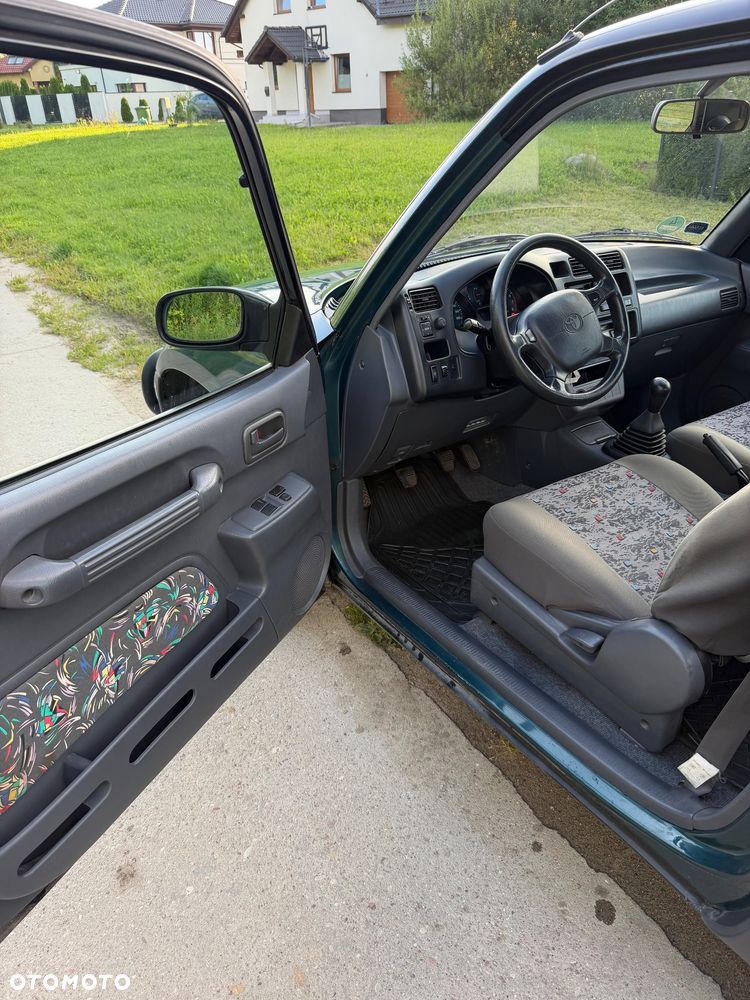 Toyota RAV4 2.0 - 17