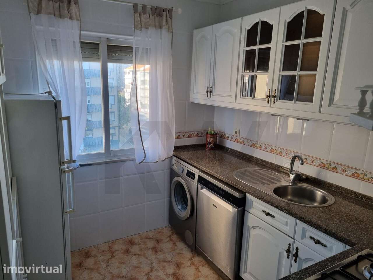 T2 remodelado nos Olivais com excelente localização e luz natural - Grande imagem: 2/13