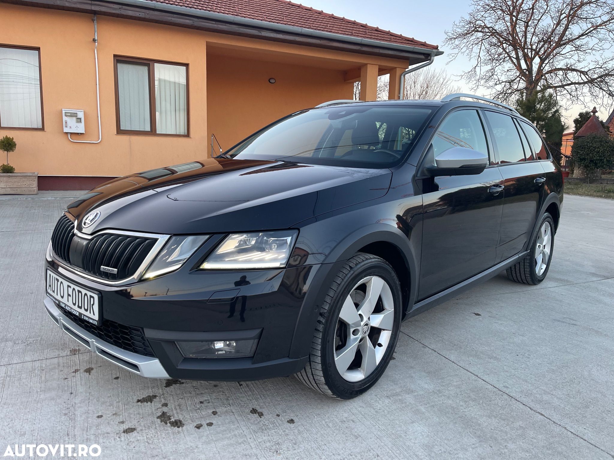 Skoda Octavia 2.0 TDI 4x4 DSG Scout - 1