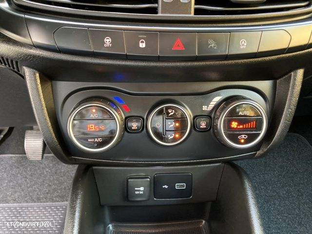 Fiat Tipo Station Wagon 1.3 M-Jet Lounge - 23