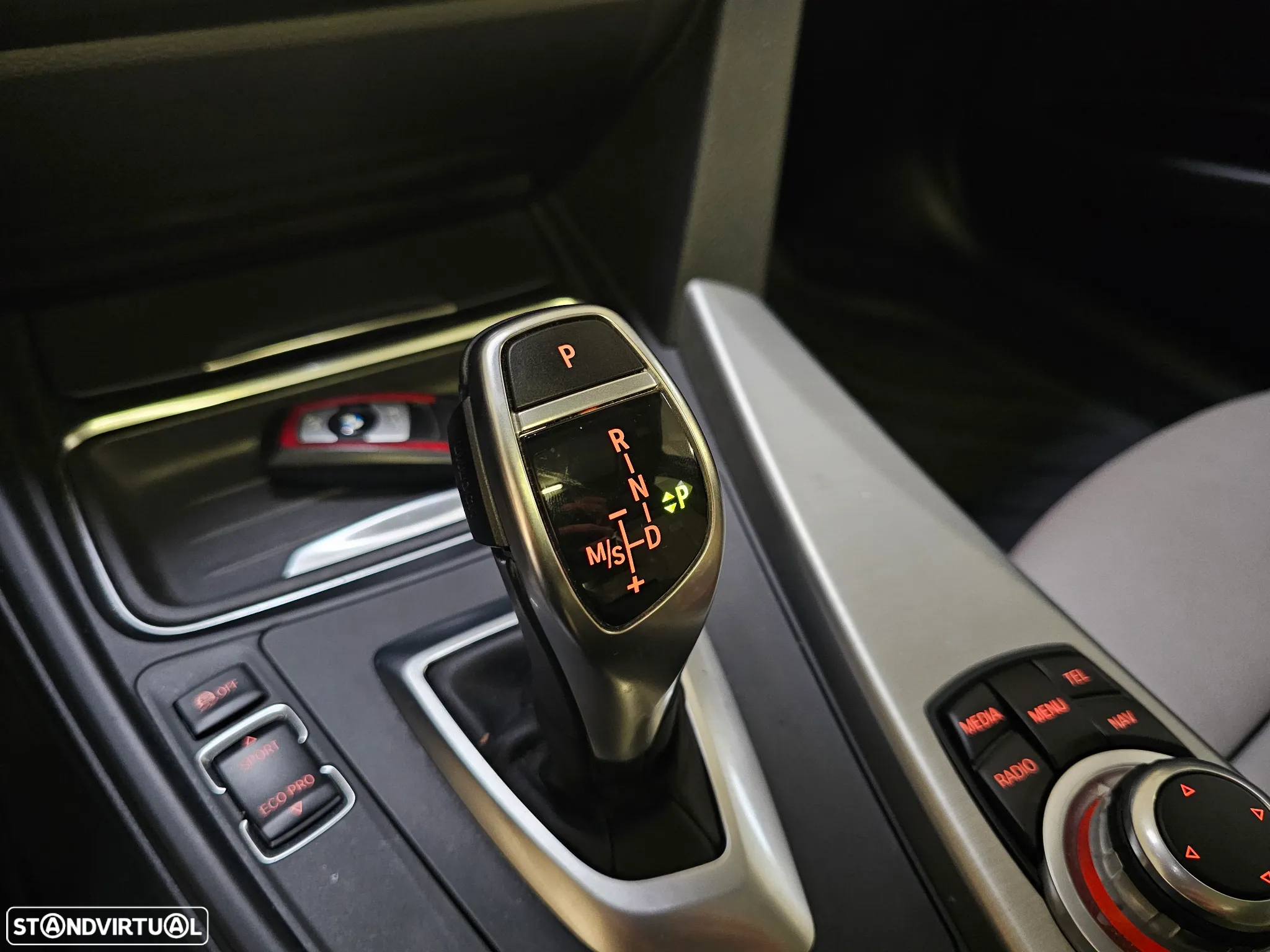 BMW 328 i Auto Line Sport - 16
