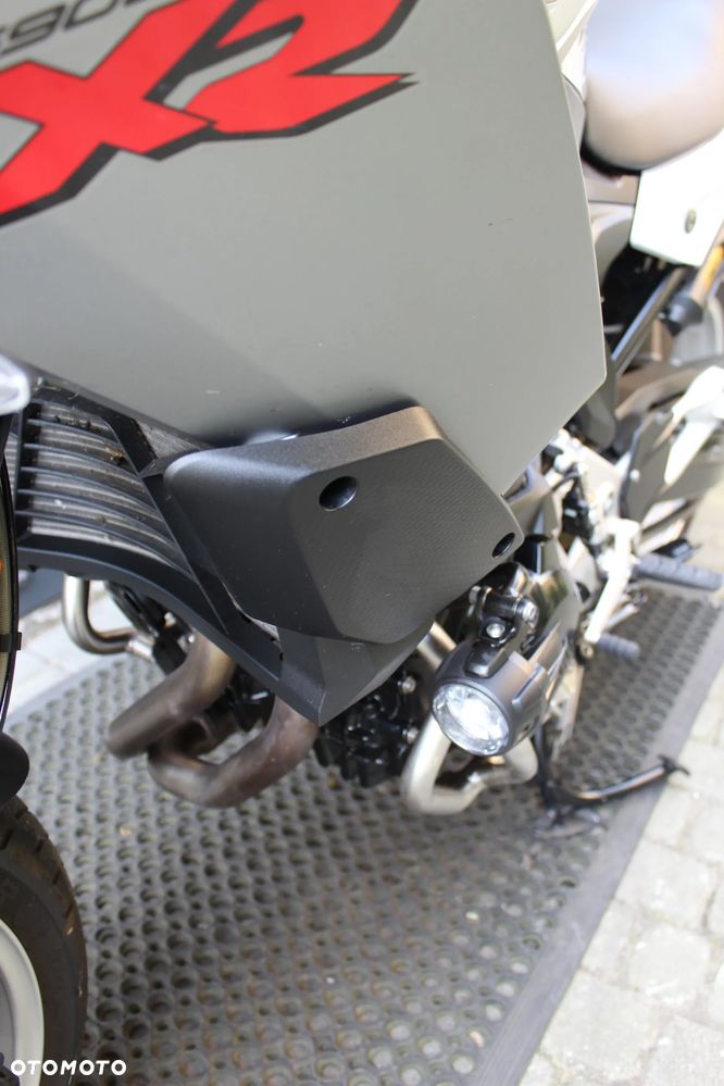 BMW XR - 12