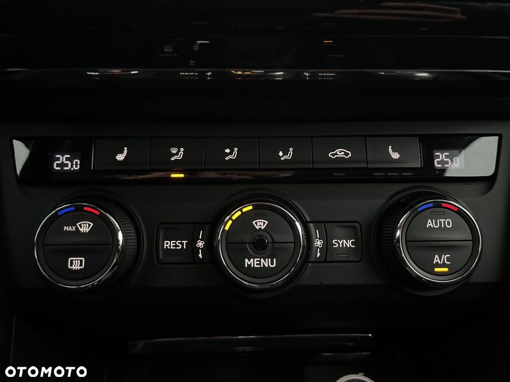 Skoda Superb 2.0 TDI SCR 4x4 Style DSG - 28