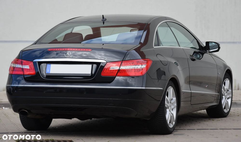 Mercedes-Benz Klasa E 250 CGI BlueEFFICIENCY Automatik Avantgarde - 25