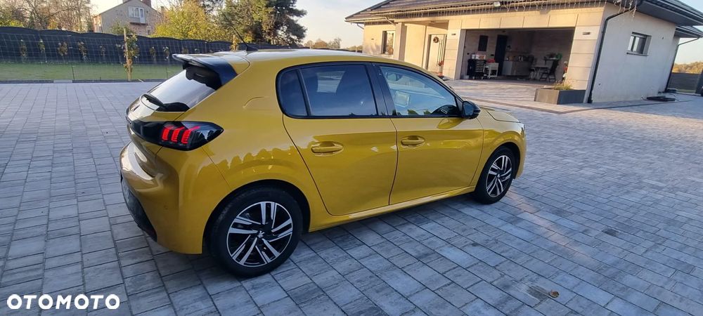 Peugeot 208 PureTech 100 EAT8 Allure - 8