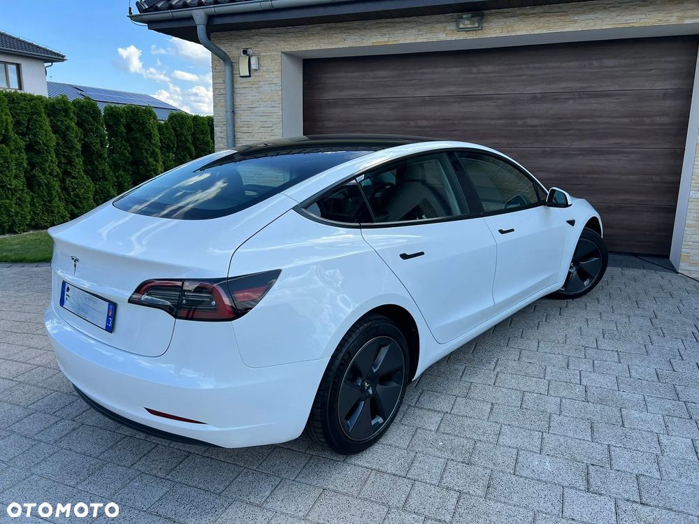 Tesla Model 3 - 9