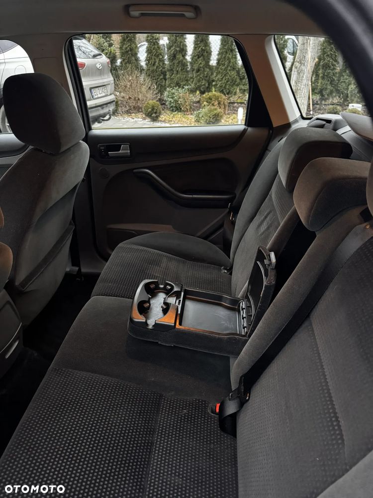 Ford Focus 1.6 16V Ghia - 4
