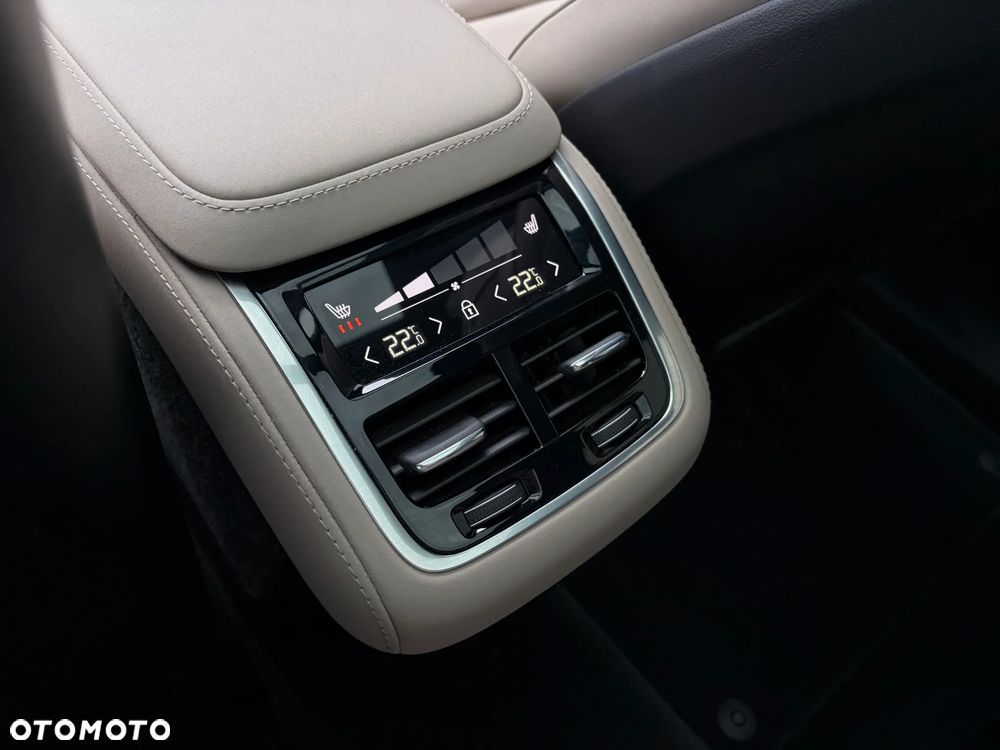 Volvo XC 90 B5 B AWD Plus Bright 7os - 24