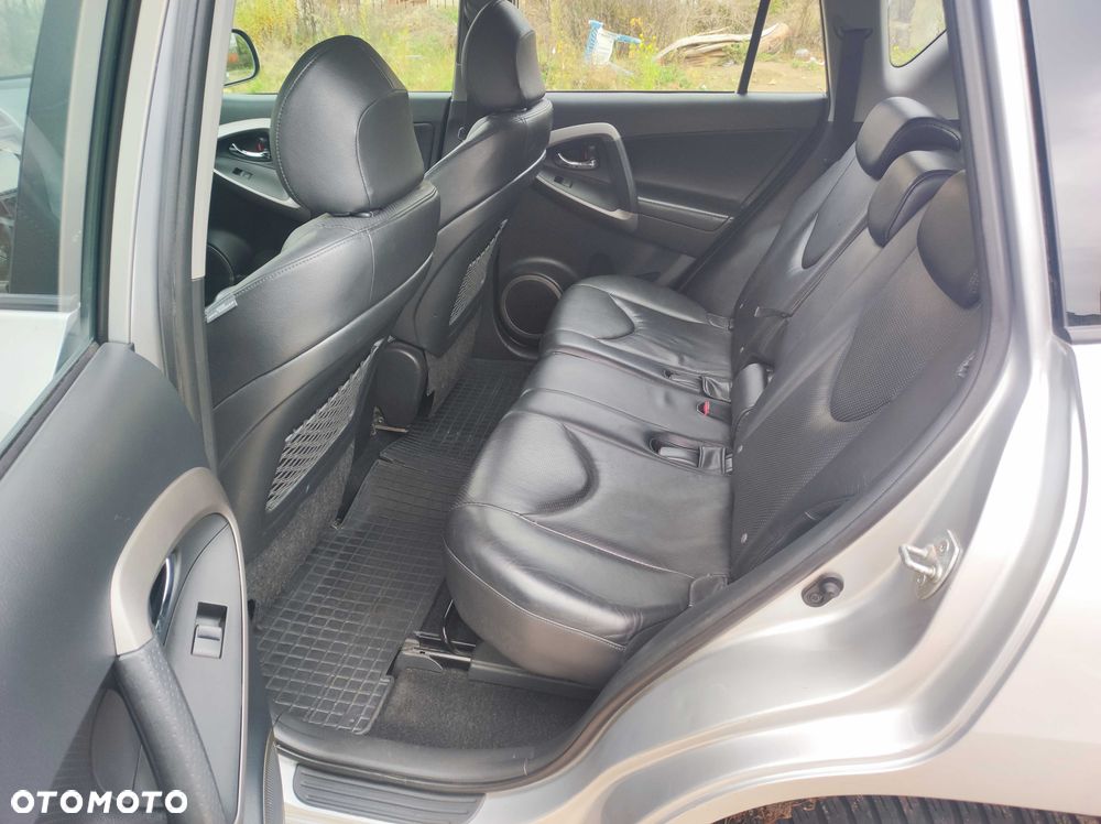 Toyota RAV4 - 7