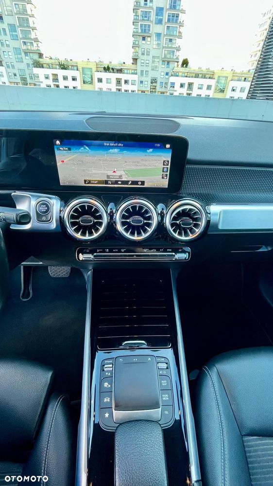 Mercedes-Benz GLB 200 Progressive 7G-DCT - 32