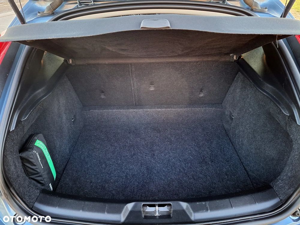 Volvo V40 D2 Kinetic - 25