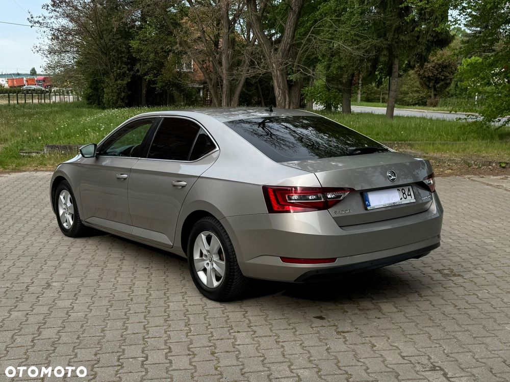Skoda Superb 2.0 TDI L&K DSG - 3