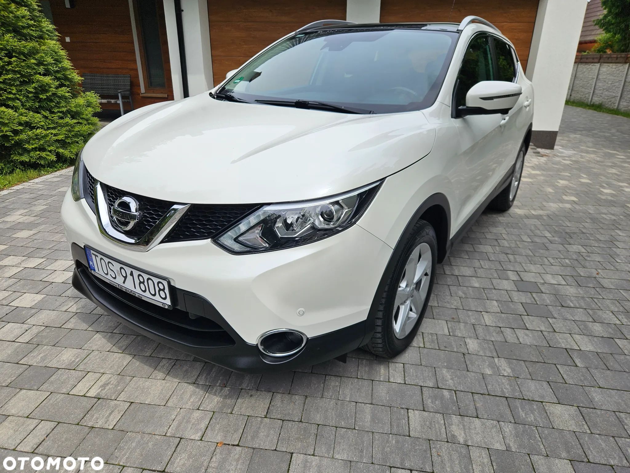 Nissan Qashqai 1.6 DIG-T Tekna - 1