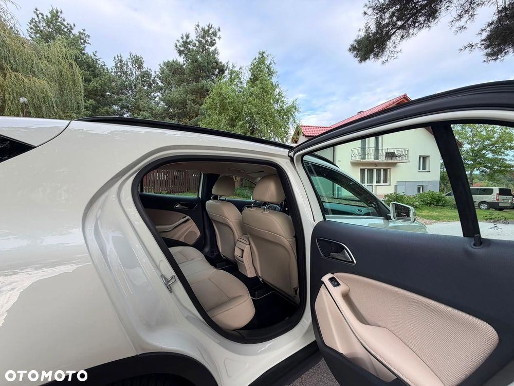 Mercedes-Benz GLA 200 7G-DCT Style - 28