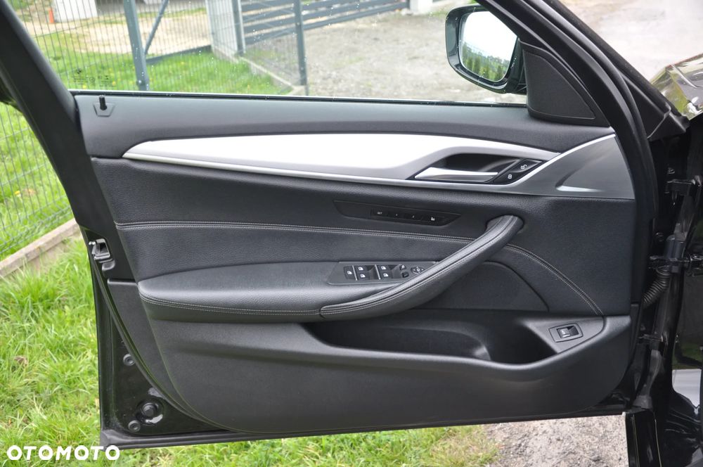 BMW Seria 5 520d xDrive mHEV M Sport sport - 15