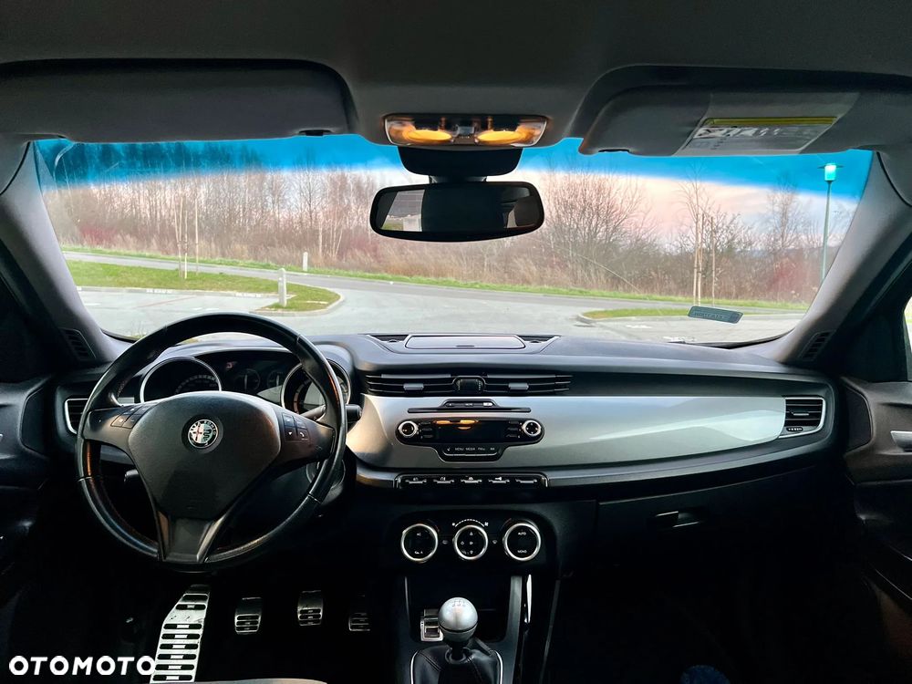 Alfa Romeo Giulietta 1.6 JTDM Distinctive - 13