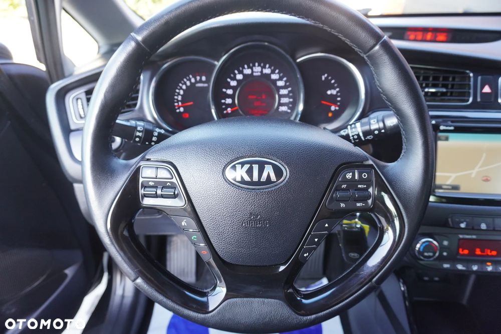 Kia Ceed 1.6 GDI ISG Dream-Team Edition - 19
