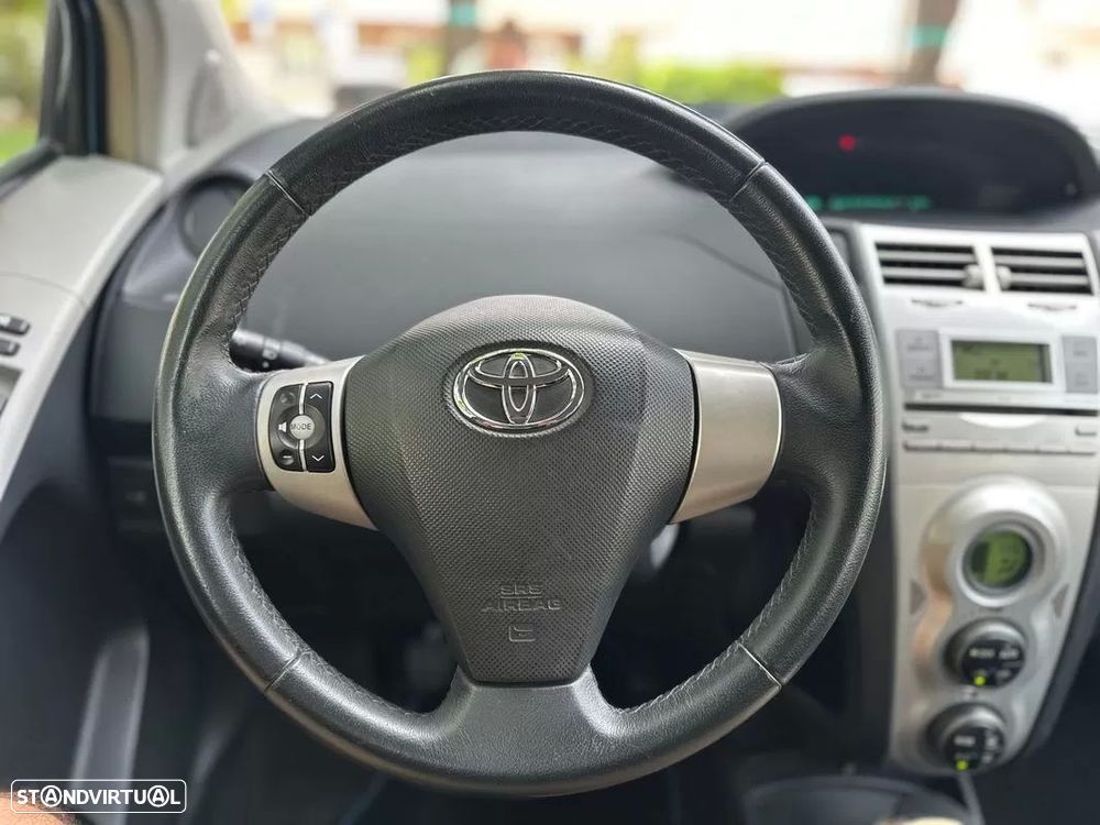 Toyota Yaris 1.0 VVT-i Sol AC+VSC - 25